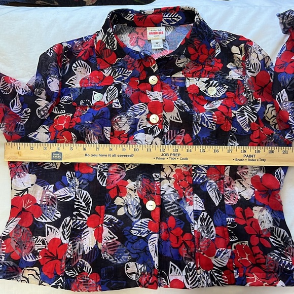 Ruby Rd Favorites Size 12P Blouse 3/4 Sleeve
Floral Red White Blue - Picture 5 of 13